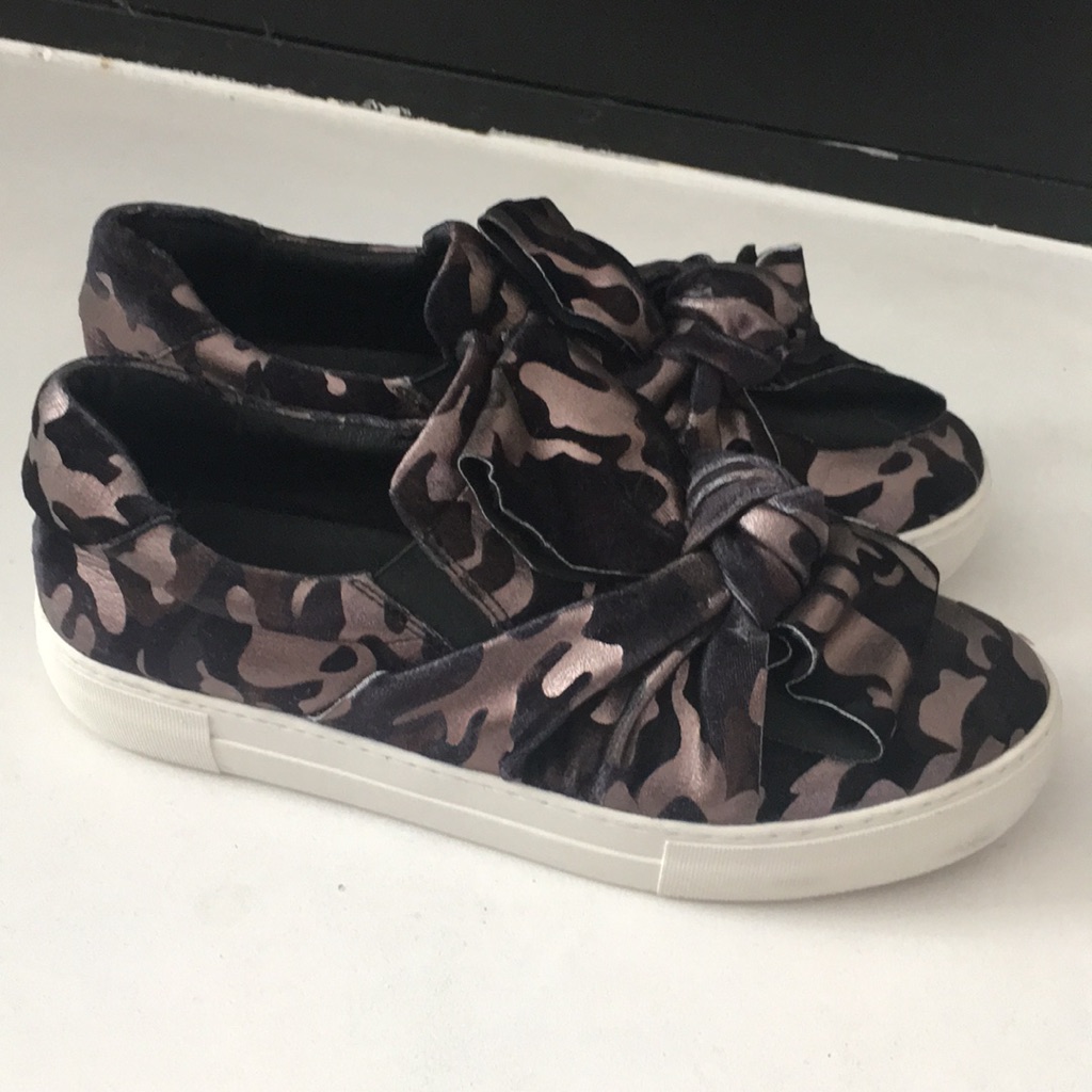 J Slides Platform